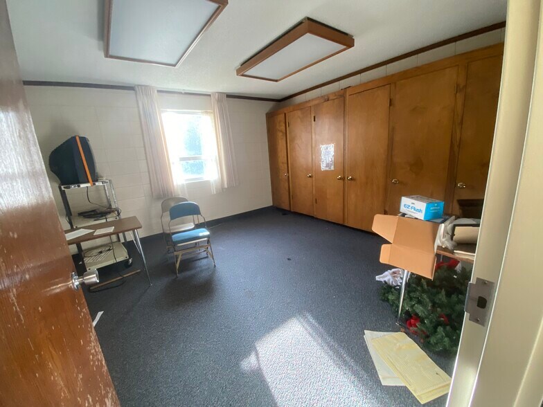 More Photos Of 8247 Morman Temple, Baker Specialty For Sale