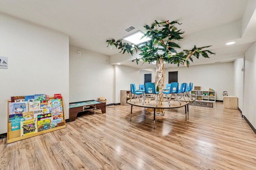 More Photos Of 217 Earlham St, Ramona Daycare Center For Sale