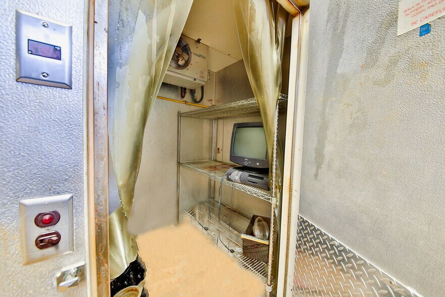 More Photos Of 805 Cleburne, West Helena Self Storage For Sale