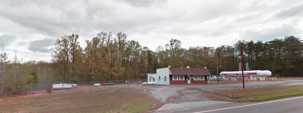 Primary Photo Of 3082 W 3rd St, Farmville Warehouse For Sale