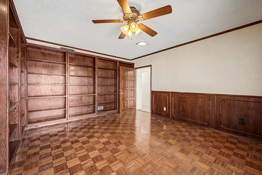 More Photos Of 8038 E Almeria Rd, Scottsdale Office For Sale