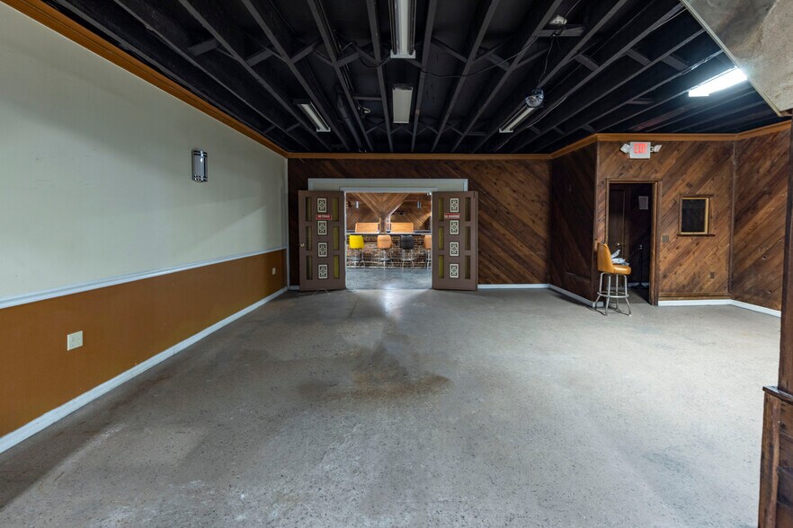 More Photos Of 644 King St, Cocoa Restaurant For Sale