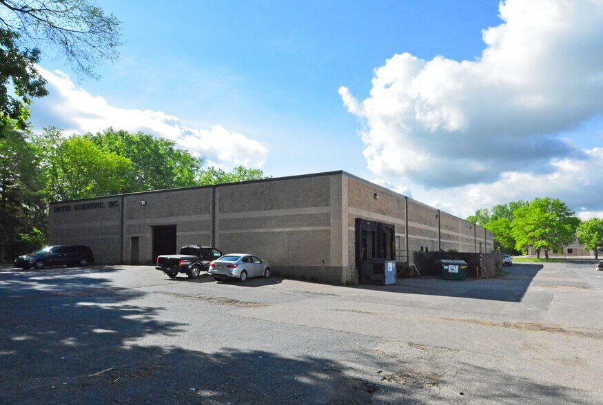 More Photos Of 15 Yorkton Ct, Little Canada Manufacturing For Sale