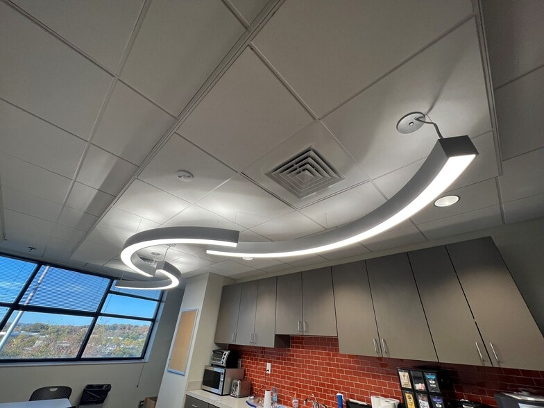 More Photos Of 2030 Falling Waters Rd, Knoxville Office For Lease