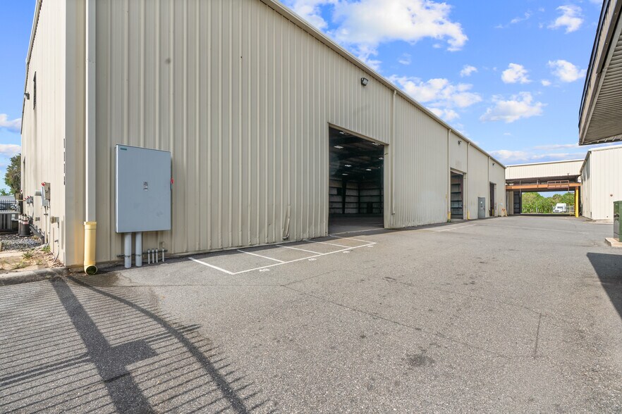 More Photos Of 1118 N Magnolia Ave, Ocala Warehouse For Sale