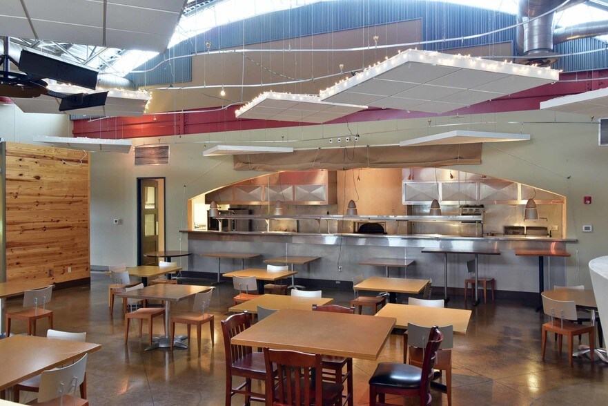 More Photos Of 2807 Meredyth Dr, Albany Restaurant For Sale