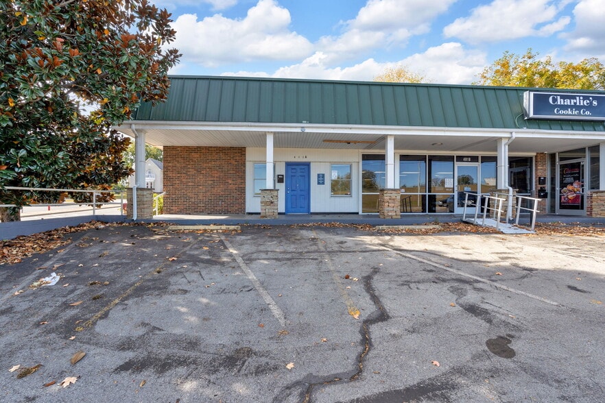 More Photos Of 401 Elm St, Johnson City Freestanding For Sale