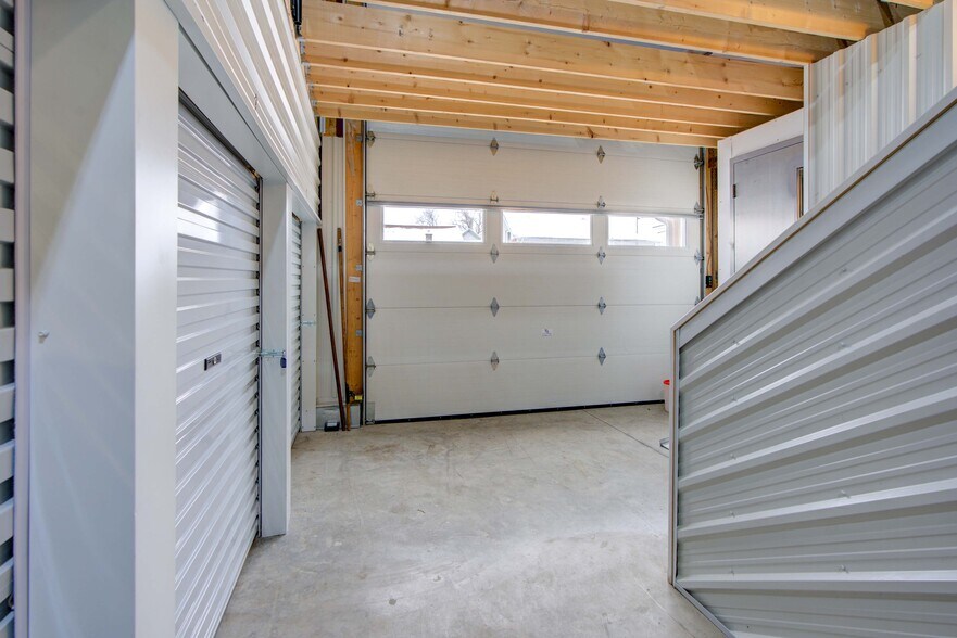 More Photos Of 25 Main St E, Lyn Storefront Retail Office For Sale
