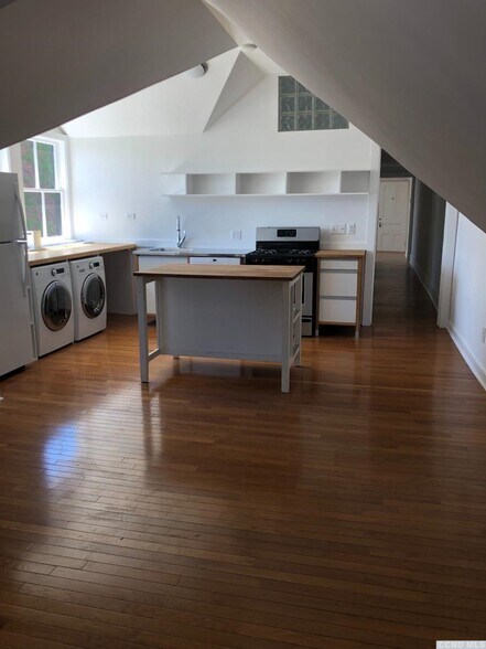 More Photos Of 420 Warren St, Hudson Office For Sale