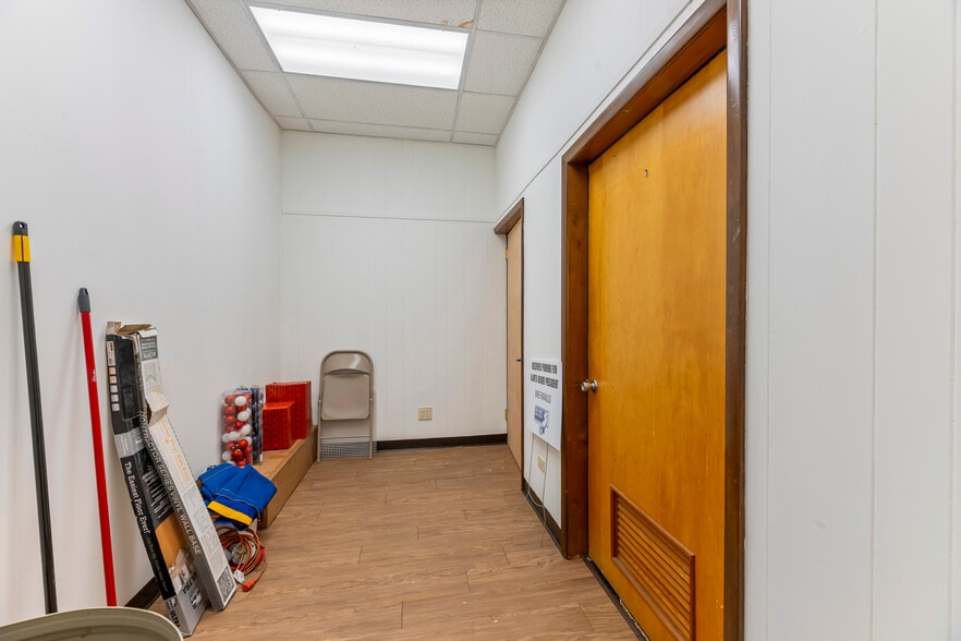 More Photos Of 160 Tices Ln, East Brunswick Office For Sale