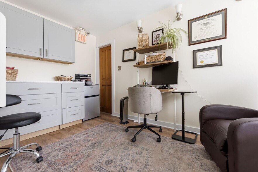 More Photos Of 58 Central St, Ipswich Storefront Retail Residential For Sale