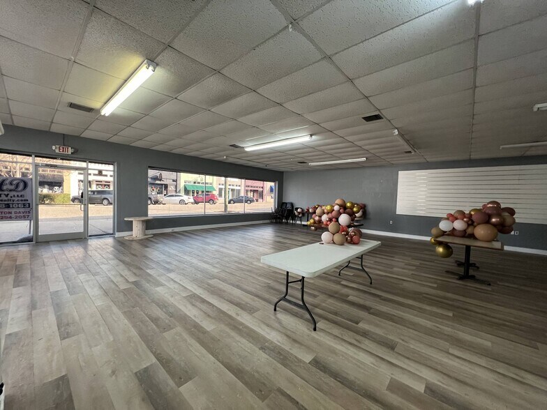 More Photos Of 111 W Ridgeley St, Atmore Storefront For Sale