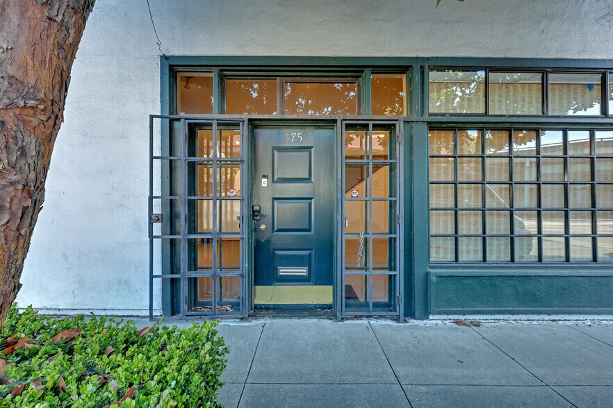 More Photos Of 575 10th St, San Francisco Warehouse For Sale