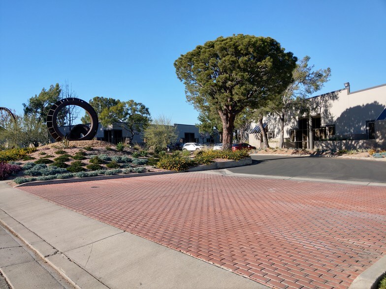 More Photos Of 5873-5895 Rickenbacker Rd, Commerce Light Distribution For Lease