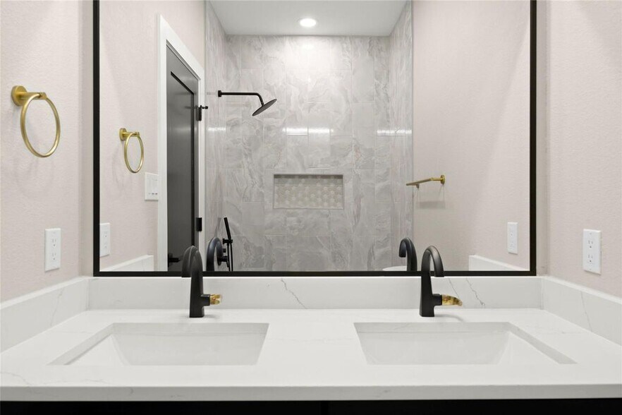 More Photos Of 4117 Kewanee Street #A/B, Houston Apartments For Sale