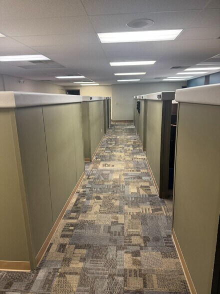 More Photos Of 2709 McGraw Dr, Bloomington Office Residential For Sale