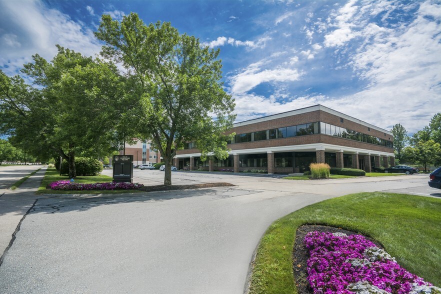 More Photos Of 15 Trafalgar Sq, Nashua Office For Lease