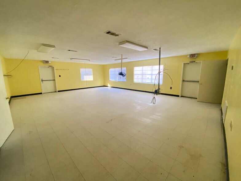 More Photos Of 120 Head Start Ln, Pearl Office For Sale