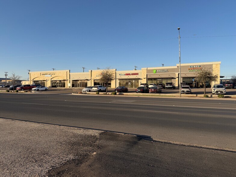 More Photos Of 901 N Grant Ave, Odessa Storefront Retail Office For Lease