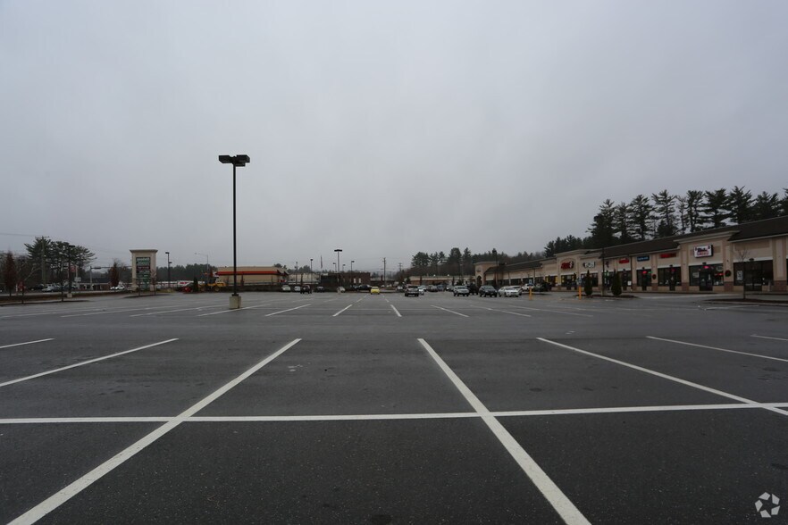 More Photos Of 1292 Hooksett Rd, Hooksett General Retail For Sale