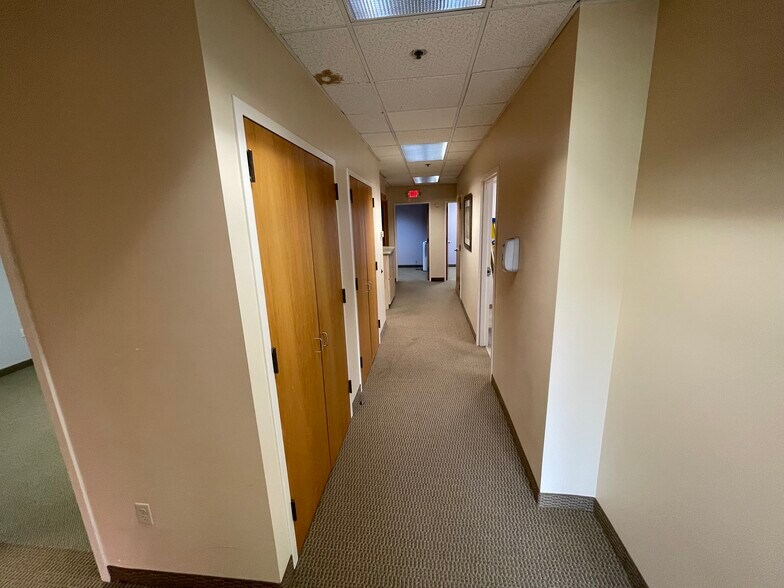 More Photos Of 299 Carew St, Springfield Medical For Sale