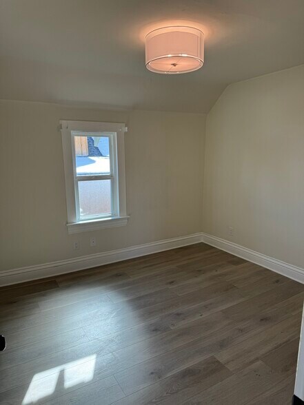 More Photos Of 405 N Roop St, Carson City Office For Lease