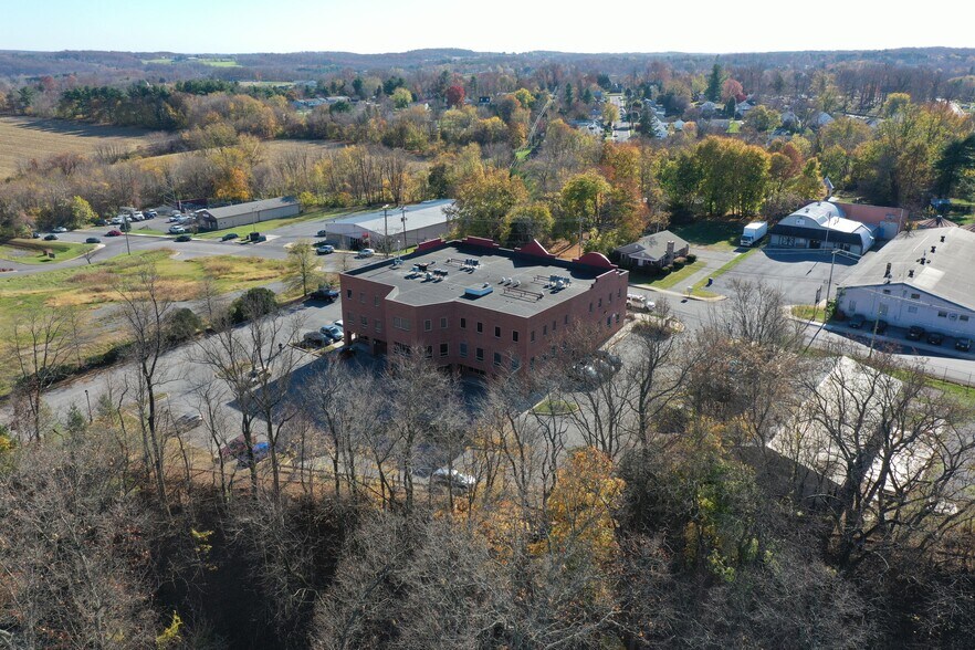 More Photos Of 205 Center St, Mount Airy Medical For Lease