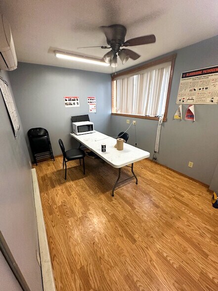 More Photos Of 4197 Reardon Rd, De Forest Warehouse For Lease