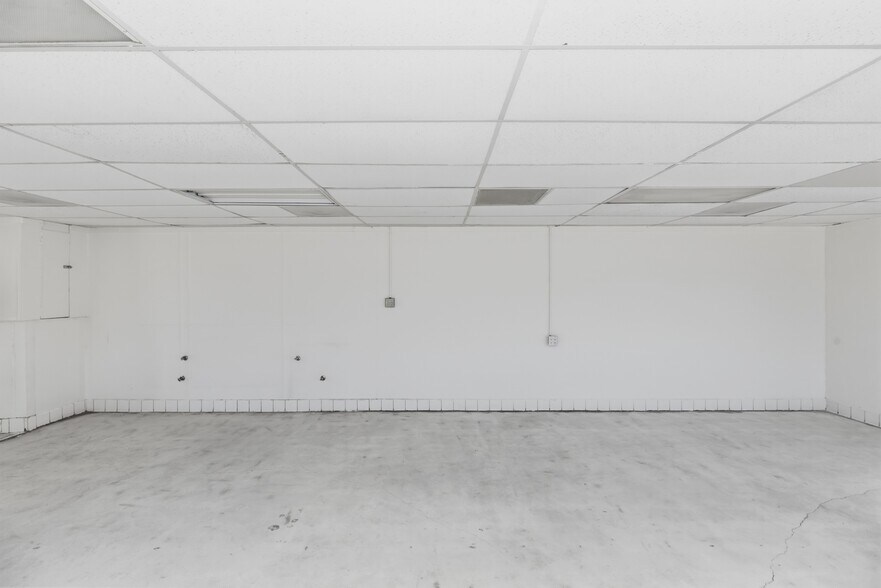 More Photos Of 3383 Highland Ave, Highland Freestanding For Lease