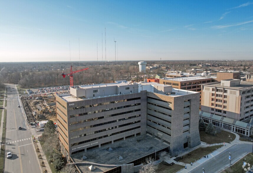 More Photos Of 8402 Harcourt Rd, Indianapolis Medical For Lease