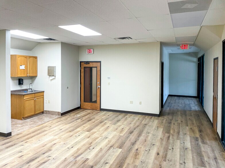 More Photos Of 2099 N Collins Blvd, Richardson Office For Lease