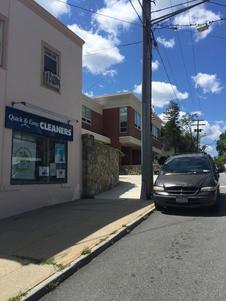 More Photos Of 316-318 Bedford Rd, Bedford Hills Storefront Retail Residential For Sale