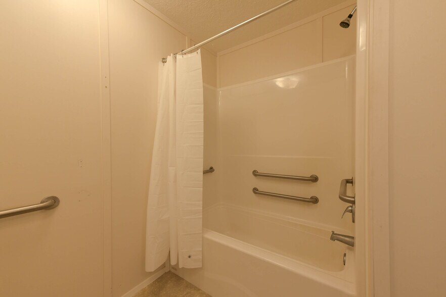 More Photos Of 7689 FM 2000, Caldwell Light Distribution For Lease