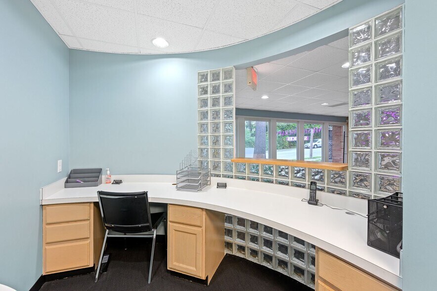 More Photos Of 71 E Hollister St, Cincinnati Medical For Lease