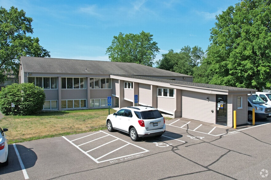 More Photos Of 2353 Rice St, Roseville Office For Lease