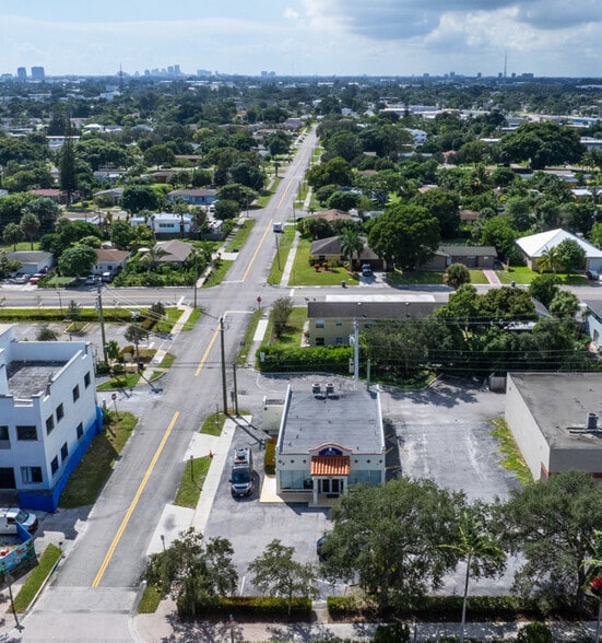 More Photos Of 800 Park Ave, West Palm Beach Storefront Retail Office For Sale