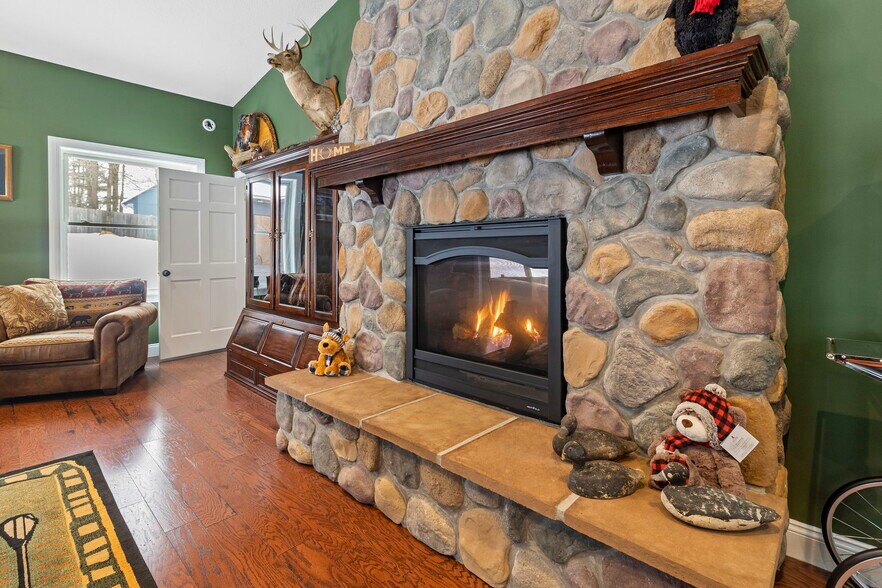 More Photos Of 18 Mckabe Rd, Colton Storefront Retail Residential For Sale