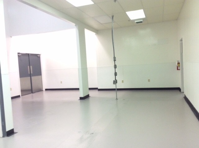 More Photos Of 50 McCullough Dr, New Castle Warehouse For Sale