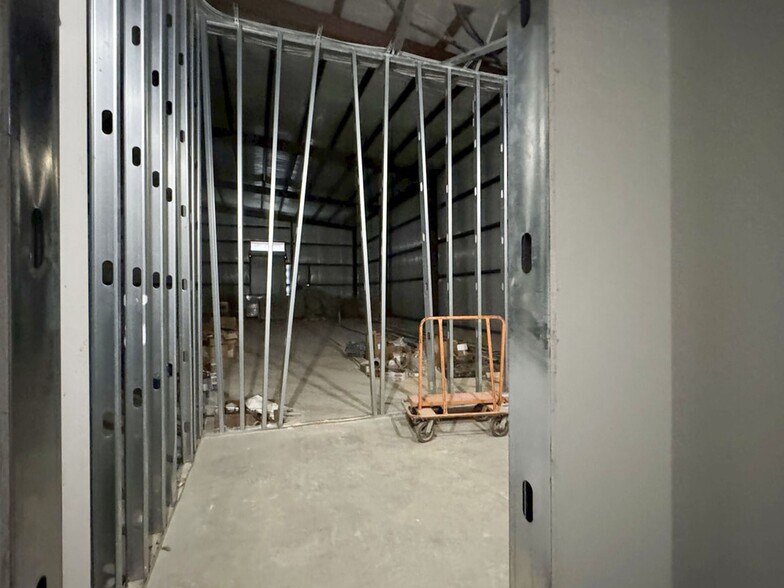 More Photos Of 369 Enterprise Dr, Batesville Industrial For Sale