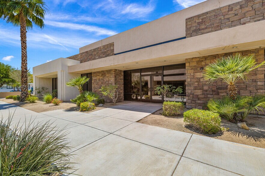 More Photos Of 550 S Paseo Dorotea, Palm Springs Medical For Sale