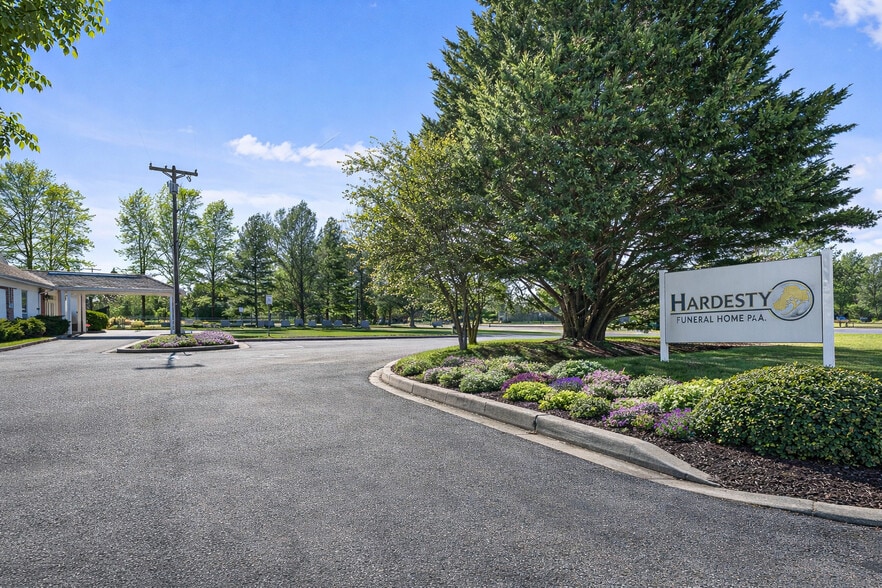 More Photos Of 905 Galesville Rd, Galesville Office For Sale
