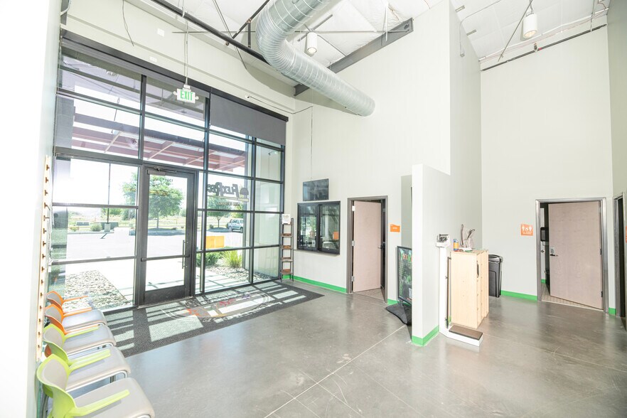 More Photos Of 1309 Mayfly Dr, Montrose Industrial For Lease