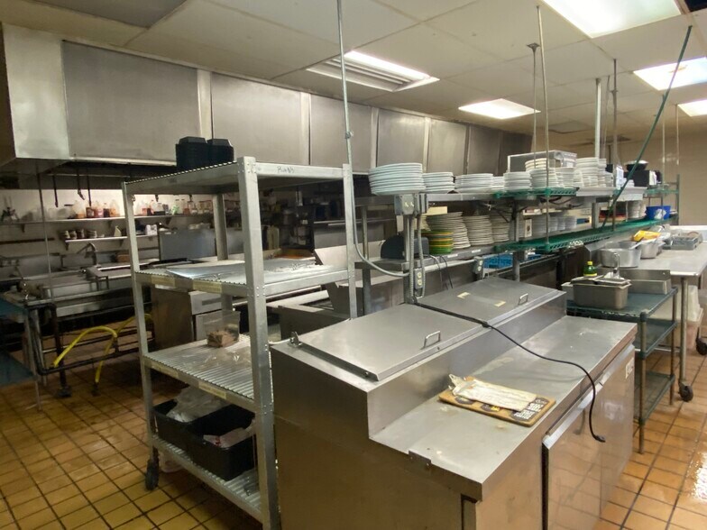 More Photos Of 901 Dual Hwy, Hagerstown Restaurant For Sale