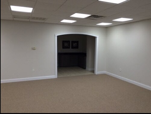 More Photos Of 155 North Crest Blvd, Macon-Bibb Office For Sale