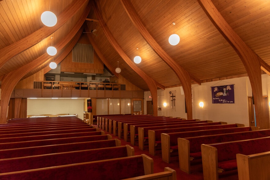 More Photos Of 381 H St, Hampton Religious Facility For Sale