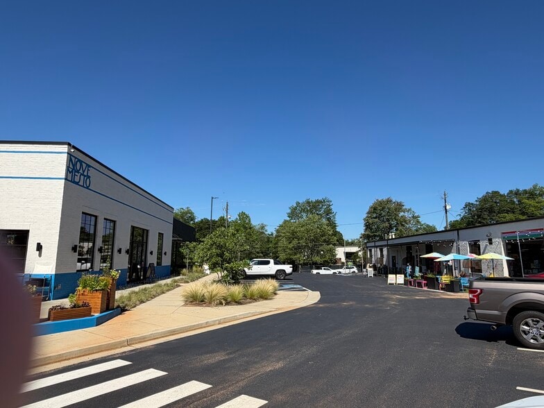 More Photos Of 625 Barber St, Athens Freestanding For Lease
