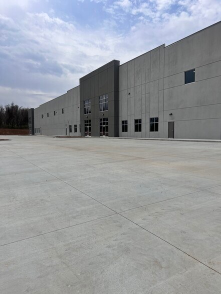 More Photos Of W Apple Blossom Ave, Lowell Industrial For Lease