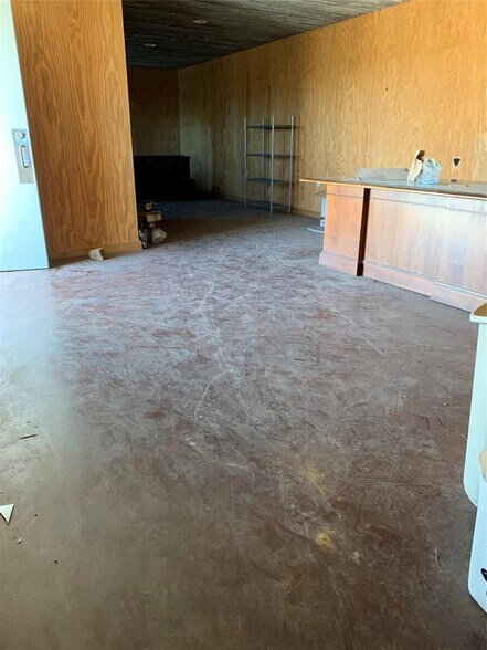 More Photos Of 411 Lee Rd, Mineral Wells Warehouse For Sale