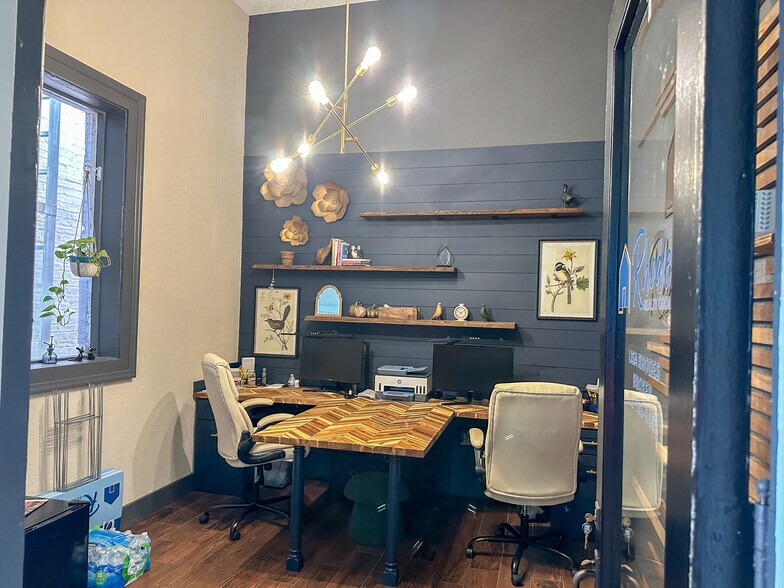 More Photos Of 104 W Reynolds St, Plant City Storefront Retail Office For Sale
