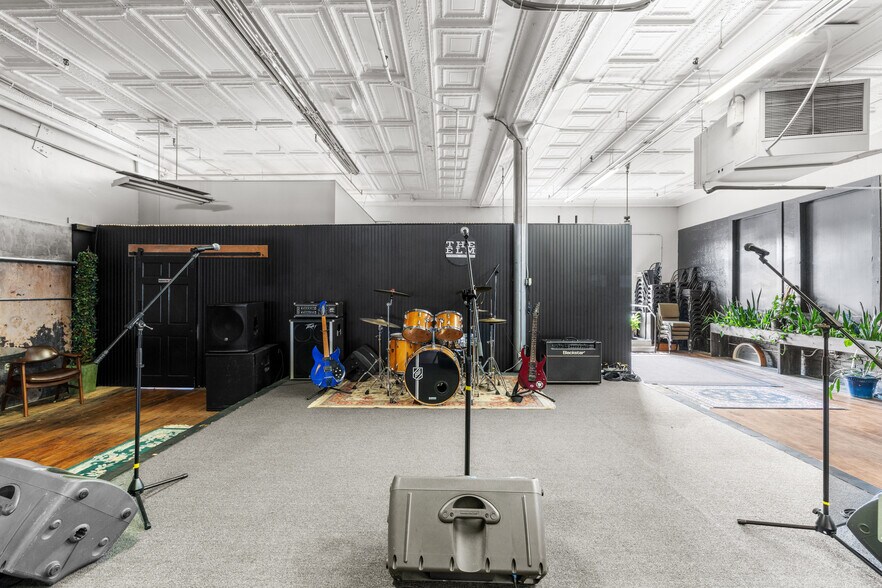 More Photos Of 120 N Elm St, Henderson Storefront Retail Residential For Sale